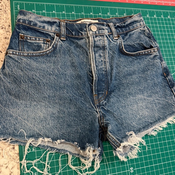Reformation Charlie High Rise Jean Shorts 26 Frayed Hem Sustainable Denim - Picture 2 of 7